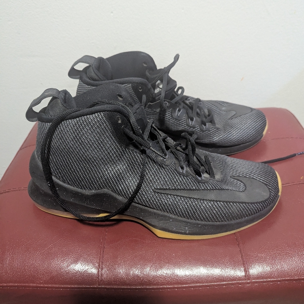 Nike Air Max sz 13 Infuriate Mid Premium “Black Gum”